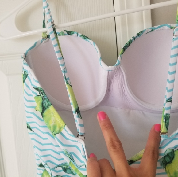 🍋🍋One piece swimsuit🍋🍋 - Picture 4 of 7